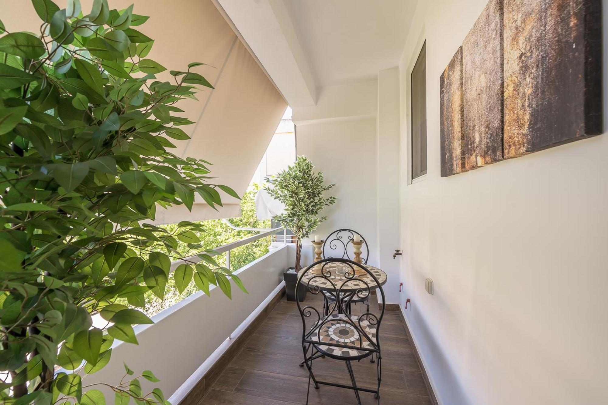 Modern Comfort In Neos Kosmos Metro Apartment