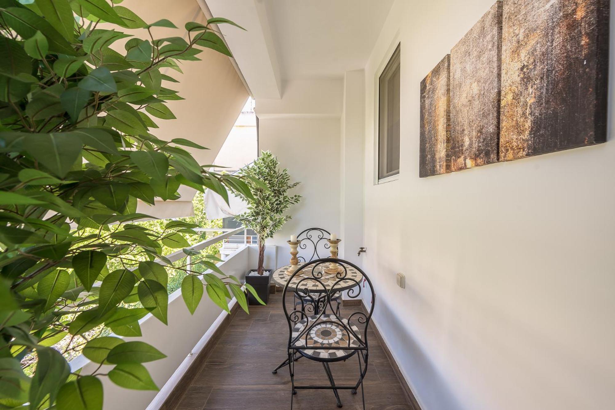 Modern Comfort In Neos Kosmos Metro Apartment